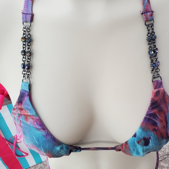 Beach bunny bikini - Picture 2 of 3